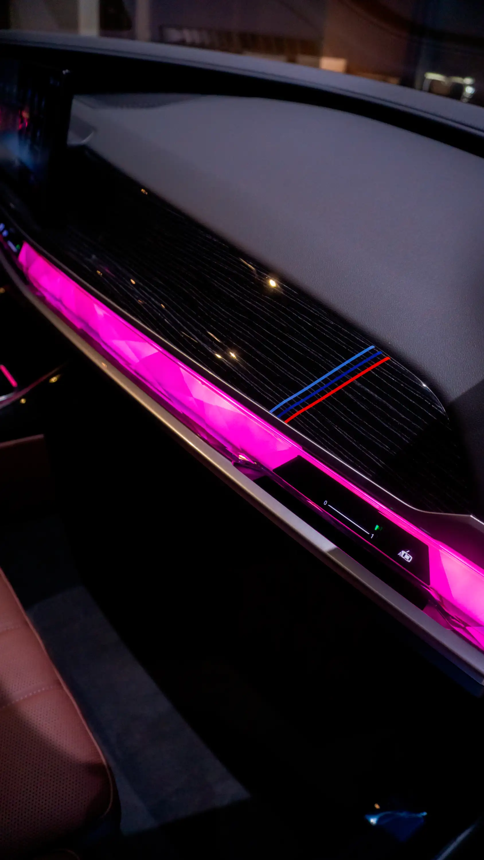 BMW 750e xDrive Interior