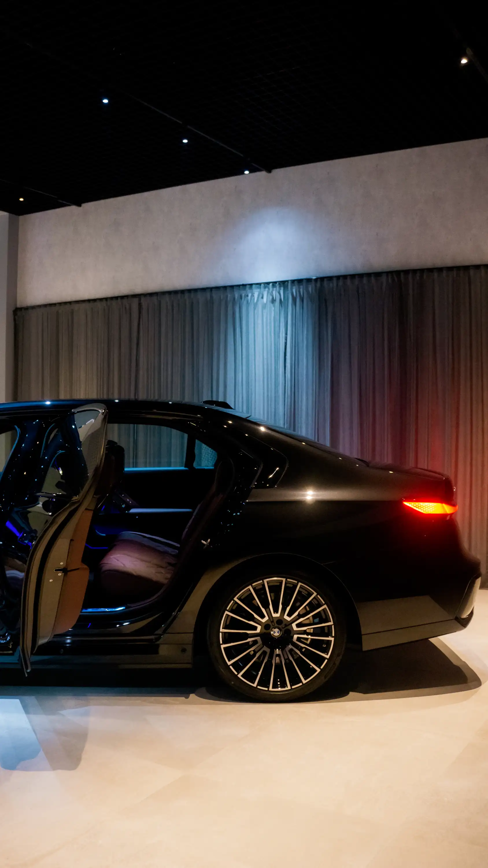 BMW 750e xDrive Interior