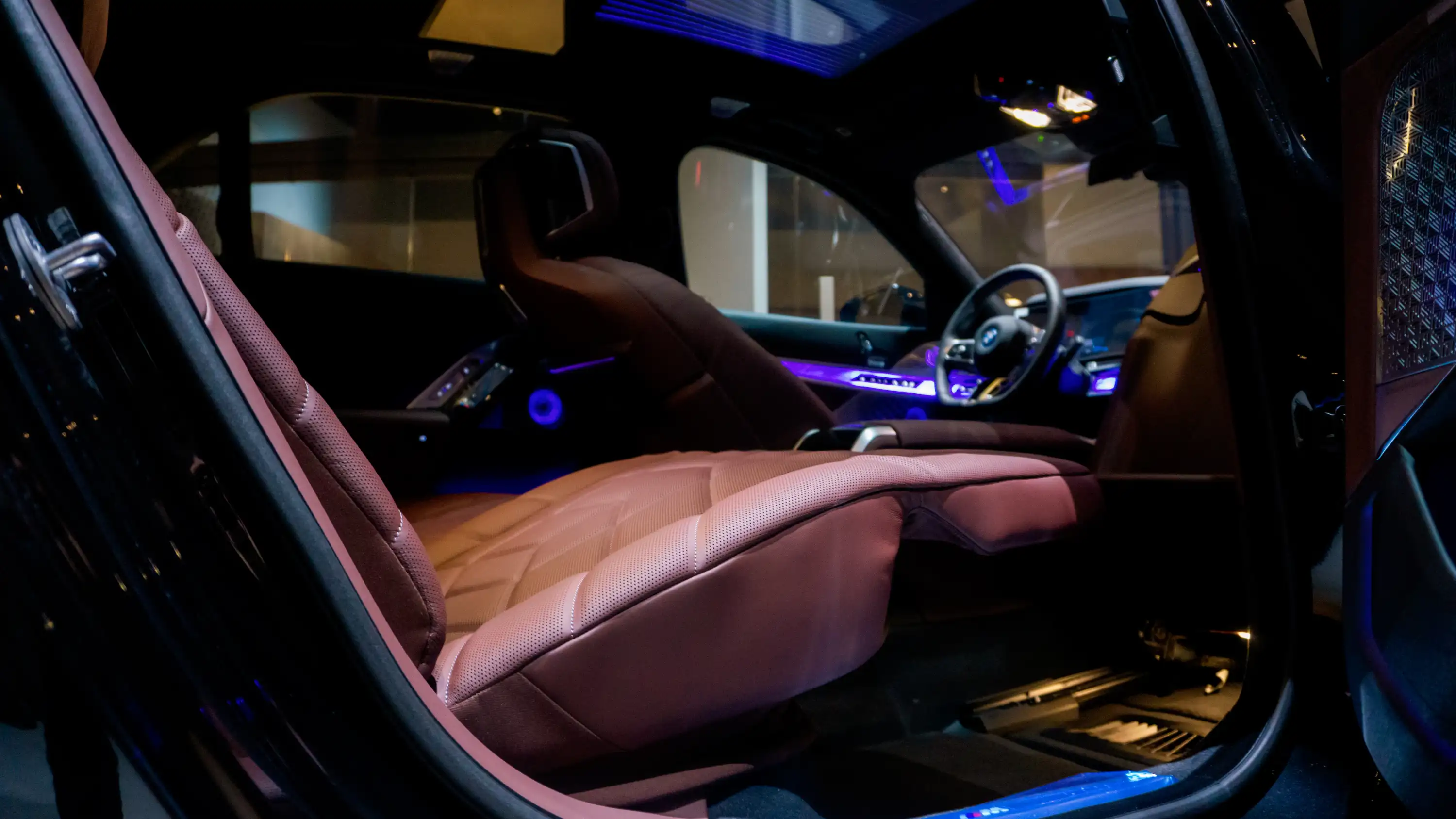 BMW 750e xDrive Interior
