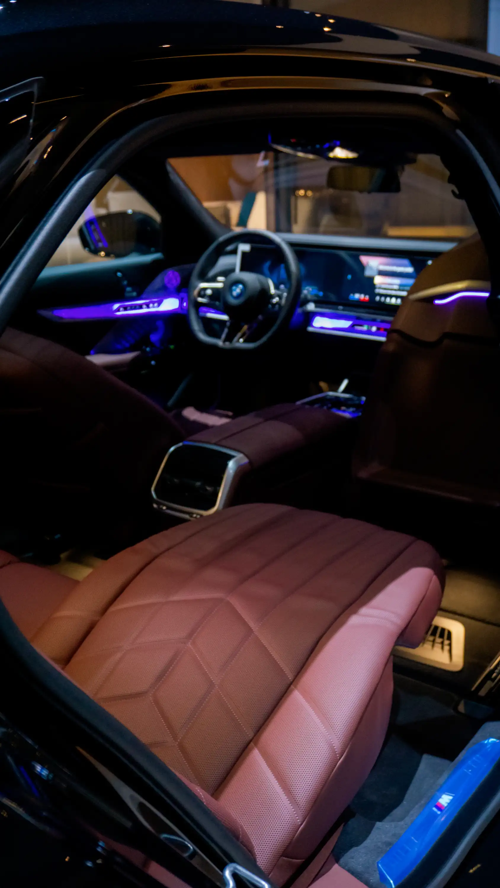 BMW 750e xDrive Interior