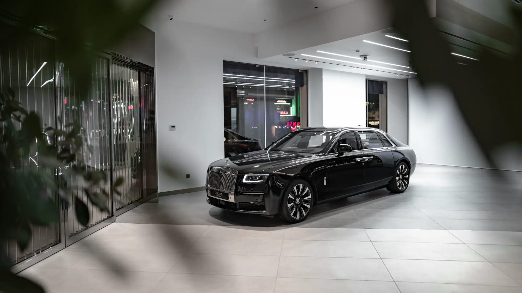 Rolls-Royce Ghost Extended Full View