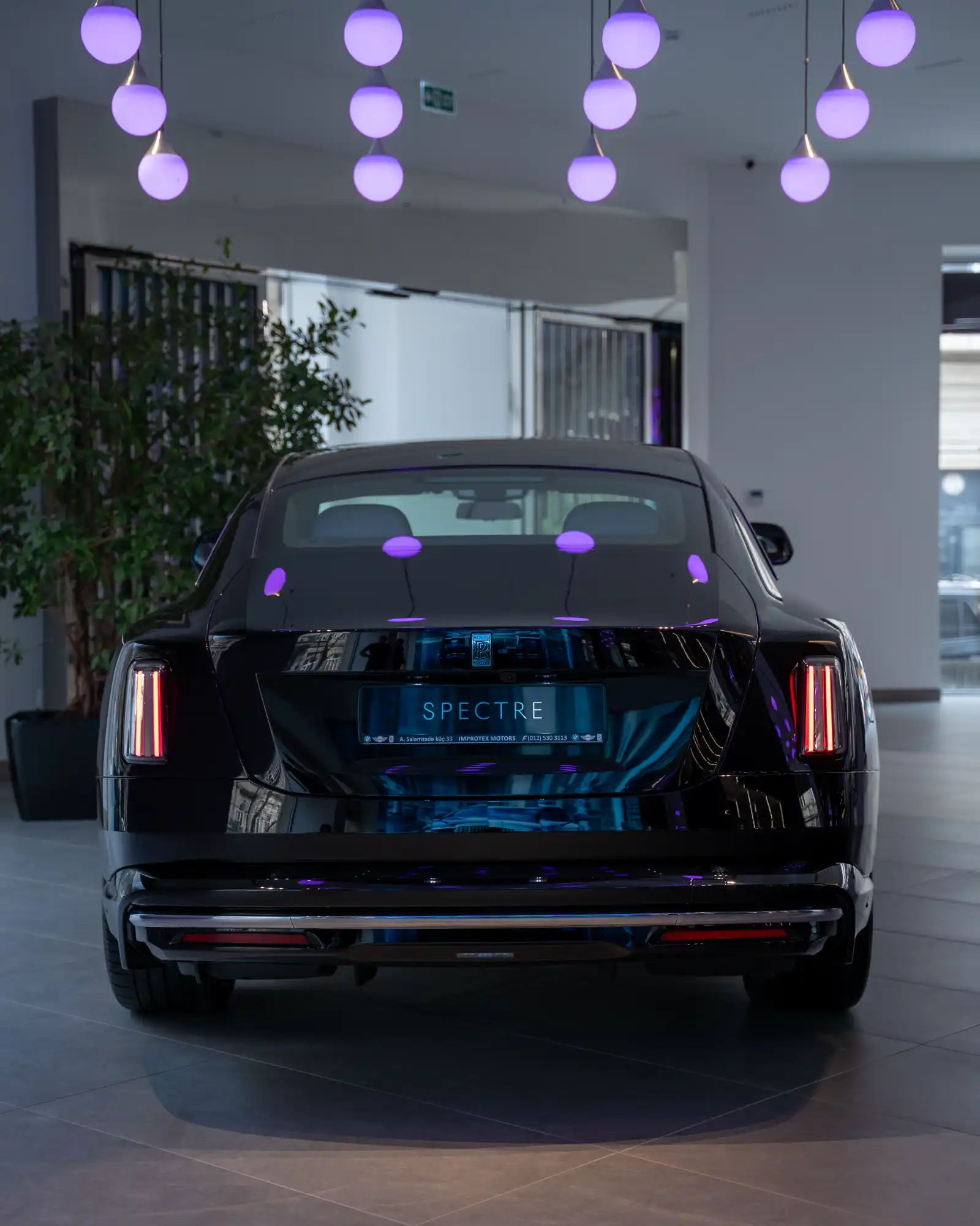 Rolls-Royce Spectre Image 8