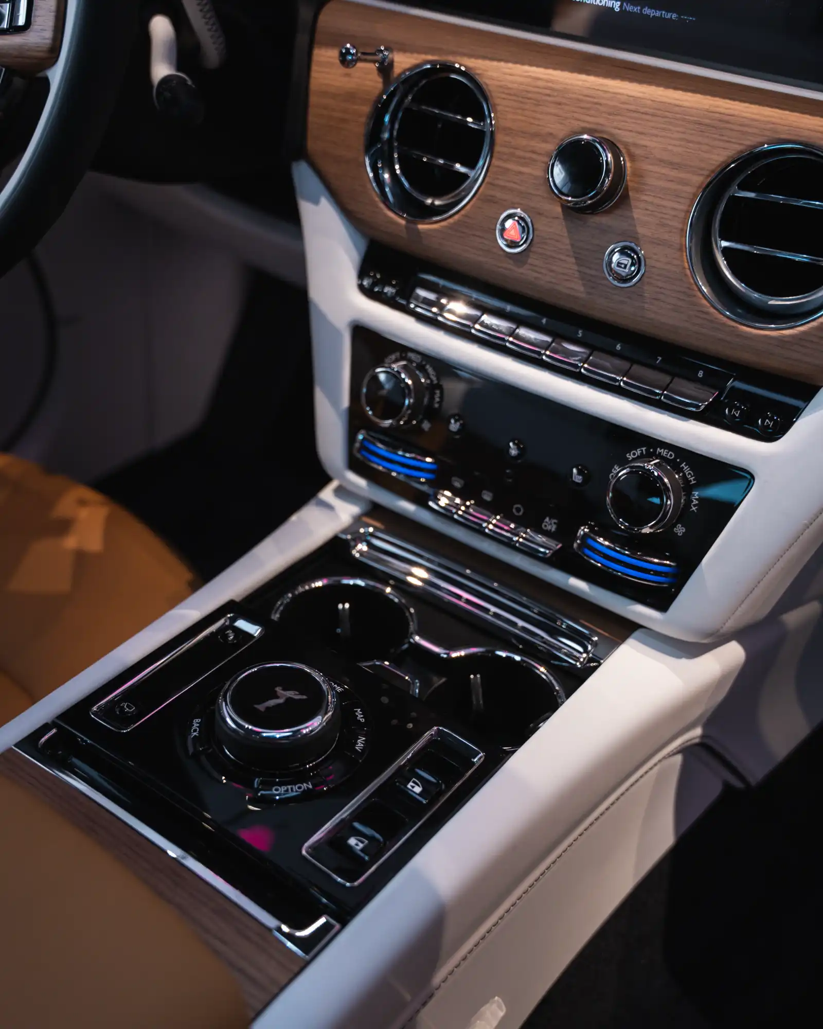 Rolls-Royce Spectre Image 12